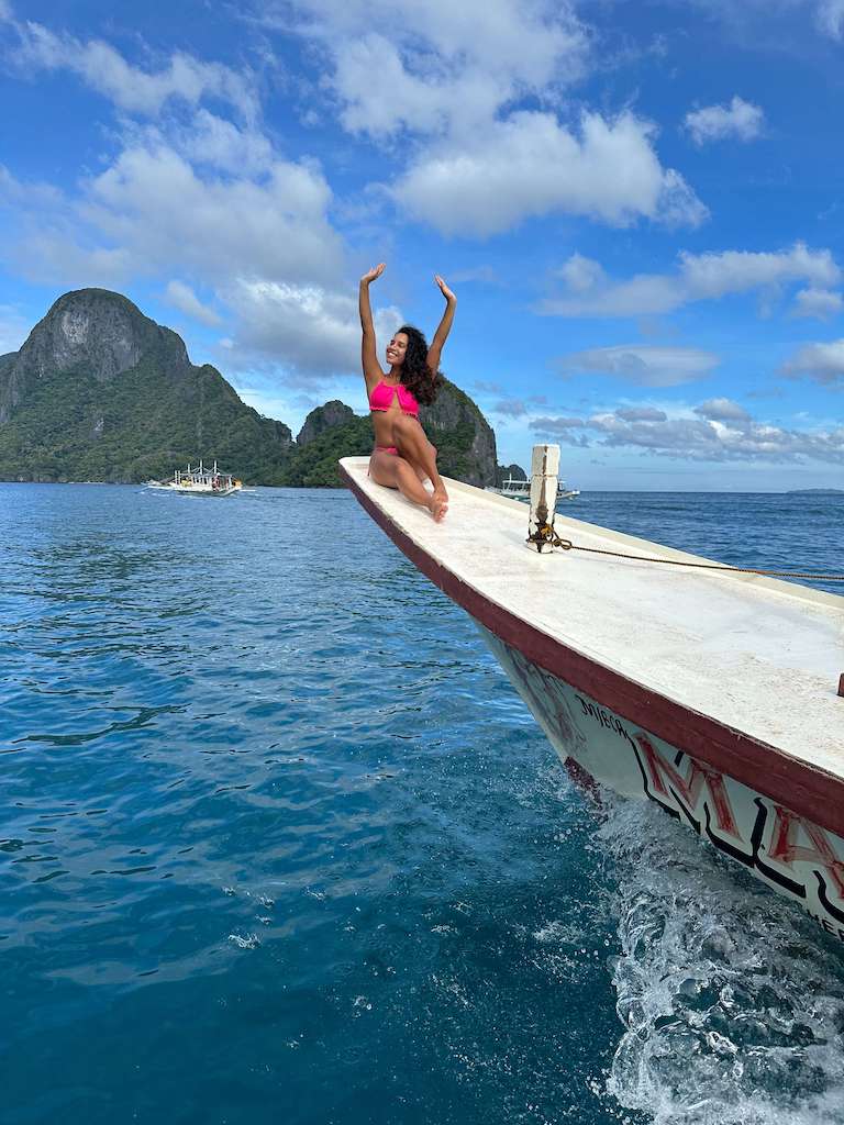 Solo female traveler island hopping in El Nido, Philippines