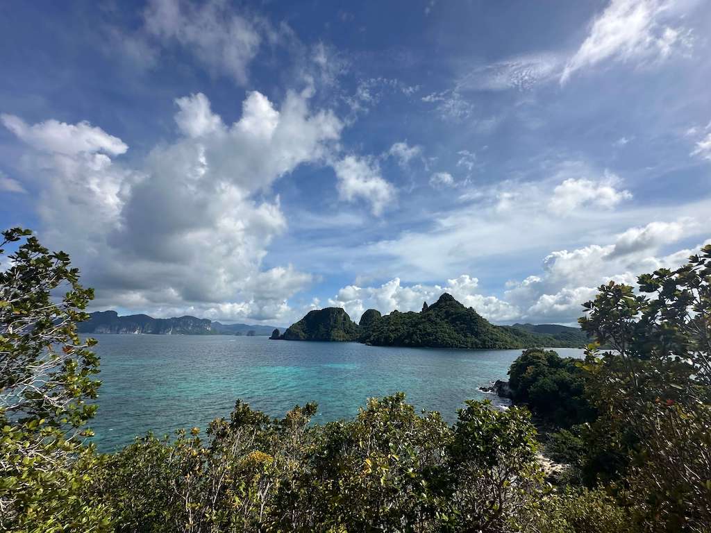 philippines island hopping tour of El Nido, palawan island